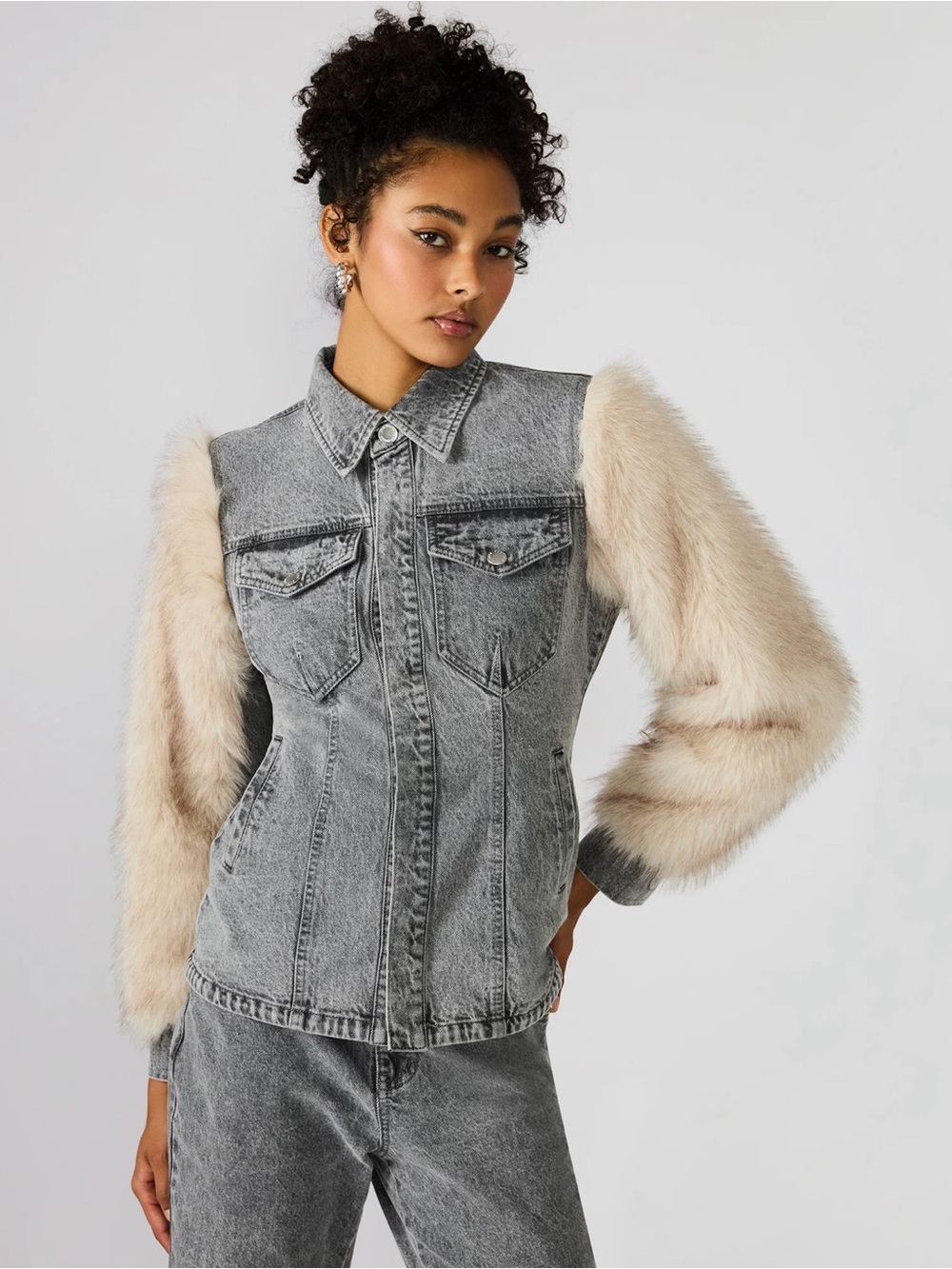 Faux-Fur Sleeve Washed Denim Jacket - Light Gray/Beige